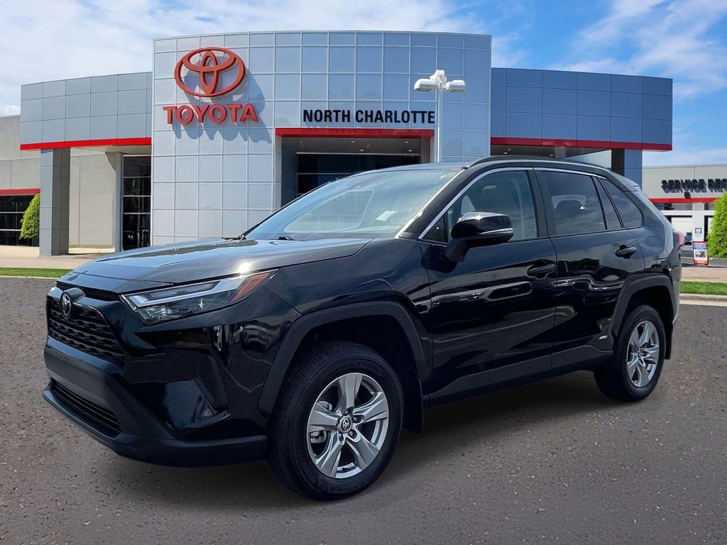 Used 2025 Toyota RAV4 XLE w/ Convenience Package AWD/4WD image 5