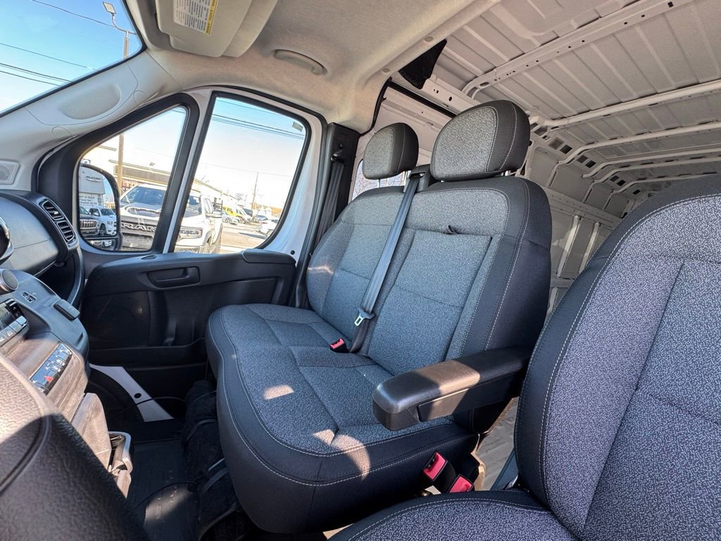 Used 2025 RAM ProMaster 3500 w/ Crew Van Package image 18