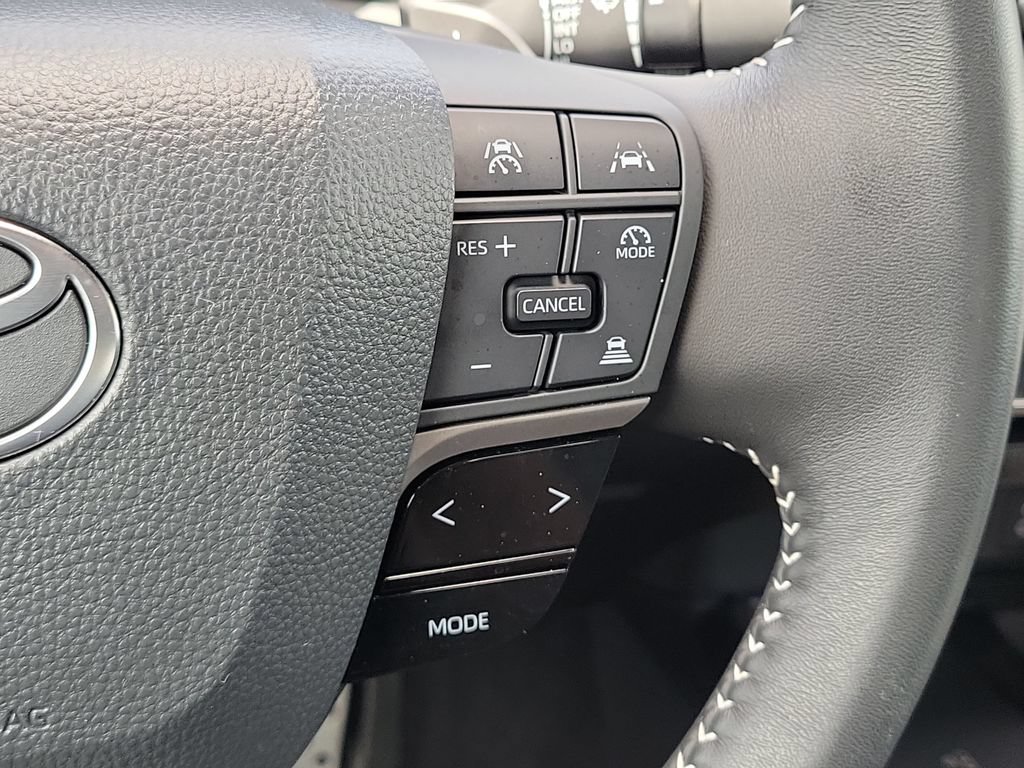 Used 2026 Toyota Camry SE w/ Convenience Package FWD image 10