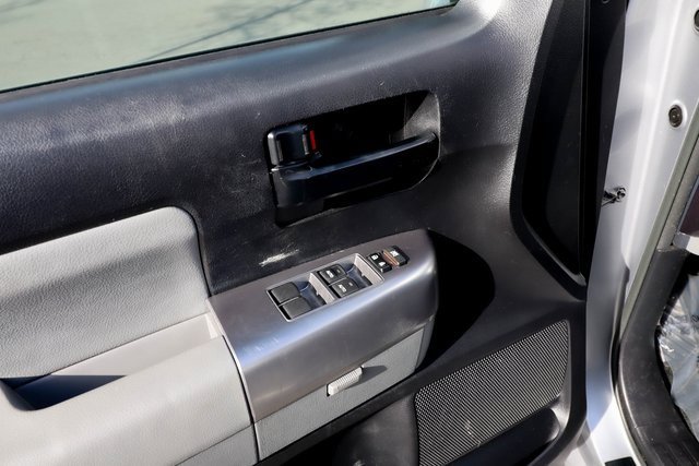 Used 2018 Toyota Sequoia SR5 image 30