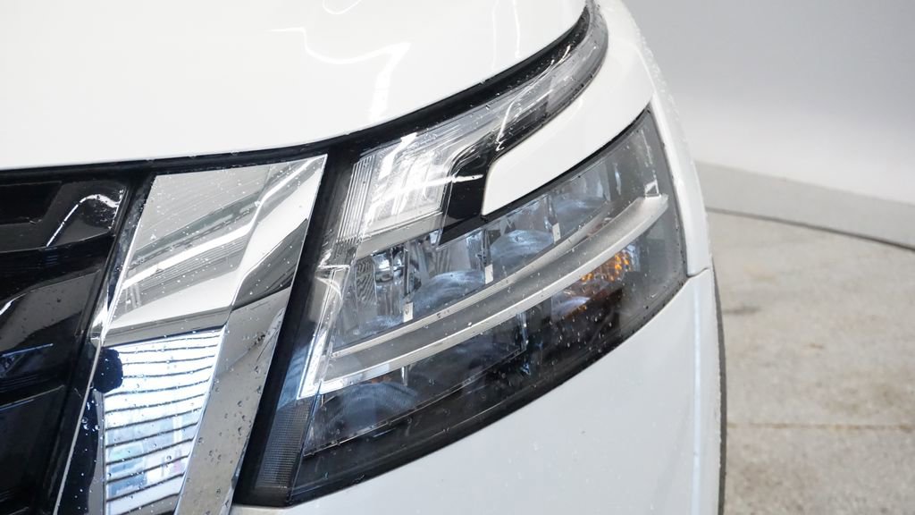 Used 2023 Nissan Pathfinder SL image 17