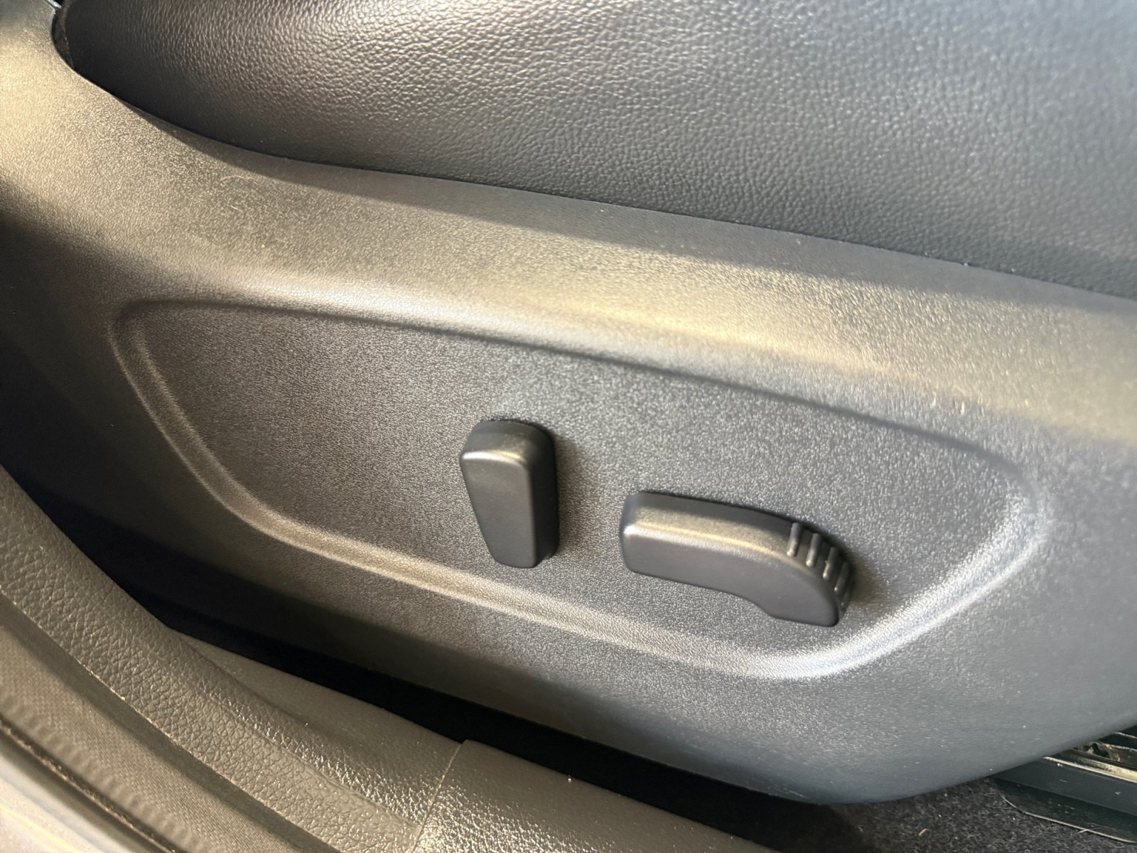 Used 2020 Nissan Rogue SL FWD image 30