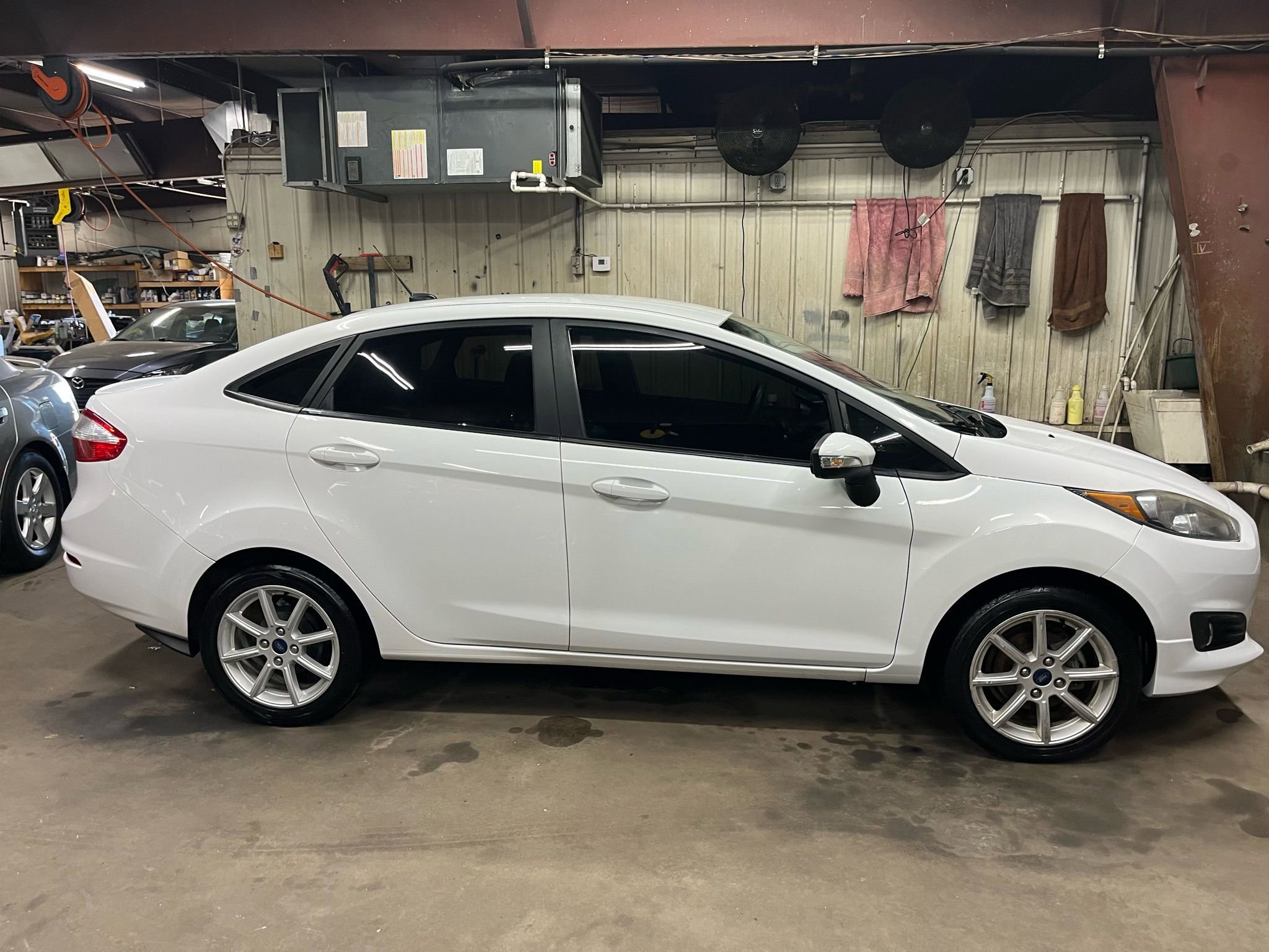 Used 2019 Ford Fiesta SE w/ Equipment Group 201A image 3