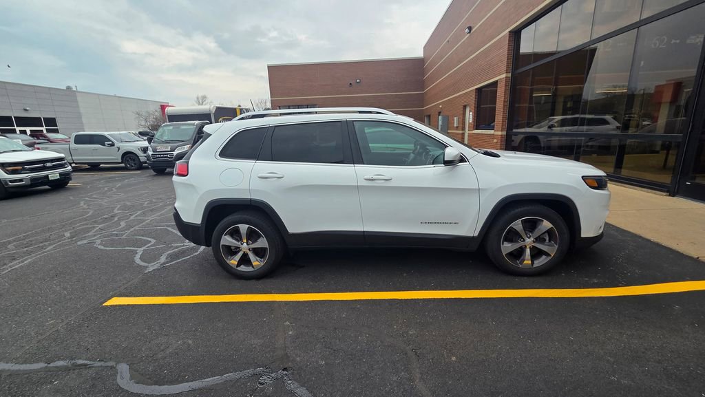 Used 2019 Jeep Cherokee Limited image 5