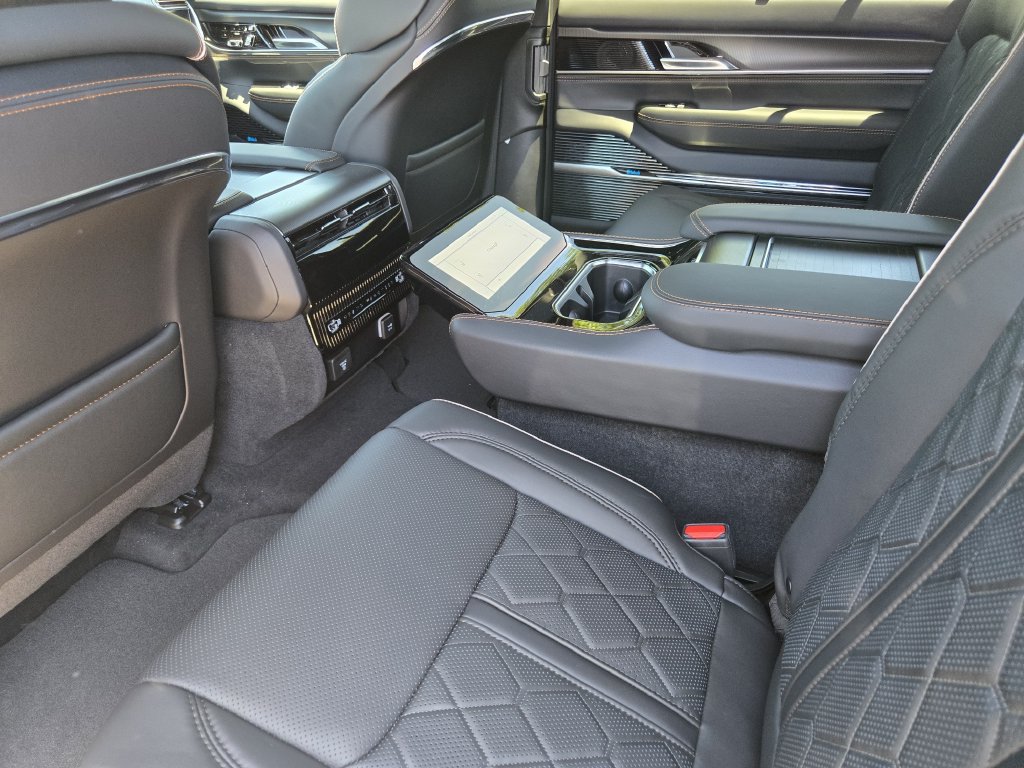 New 2026 Jeep Grand Wagoneer L Summit AWD/4WD image 21
