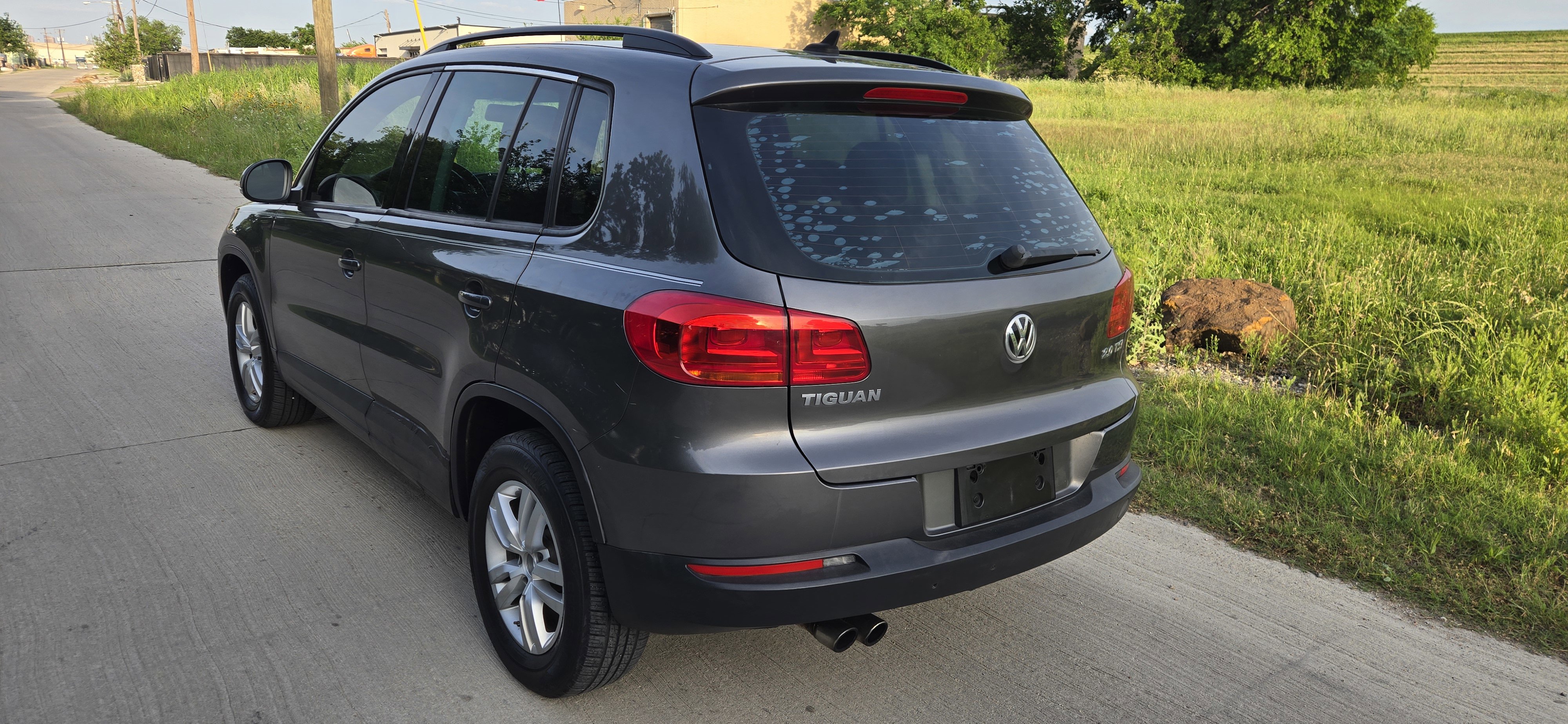 Used 2015 Volkswagen Tiguan S FWD image 6