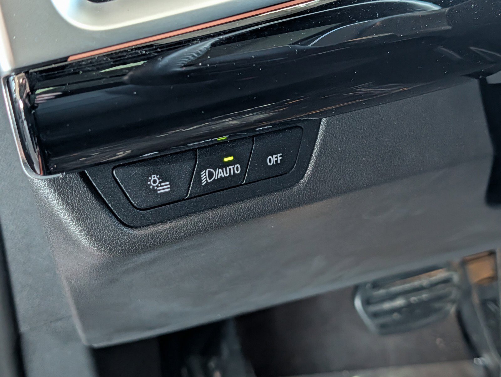 Certified 2024 BMW X1 xDrive28i w/ Premium Package image 17