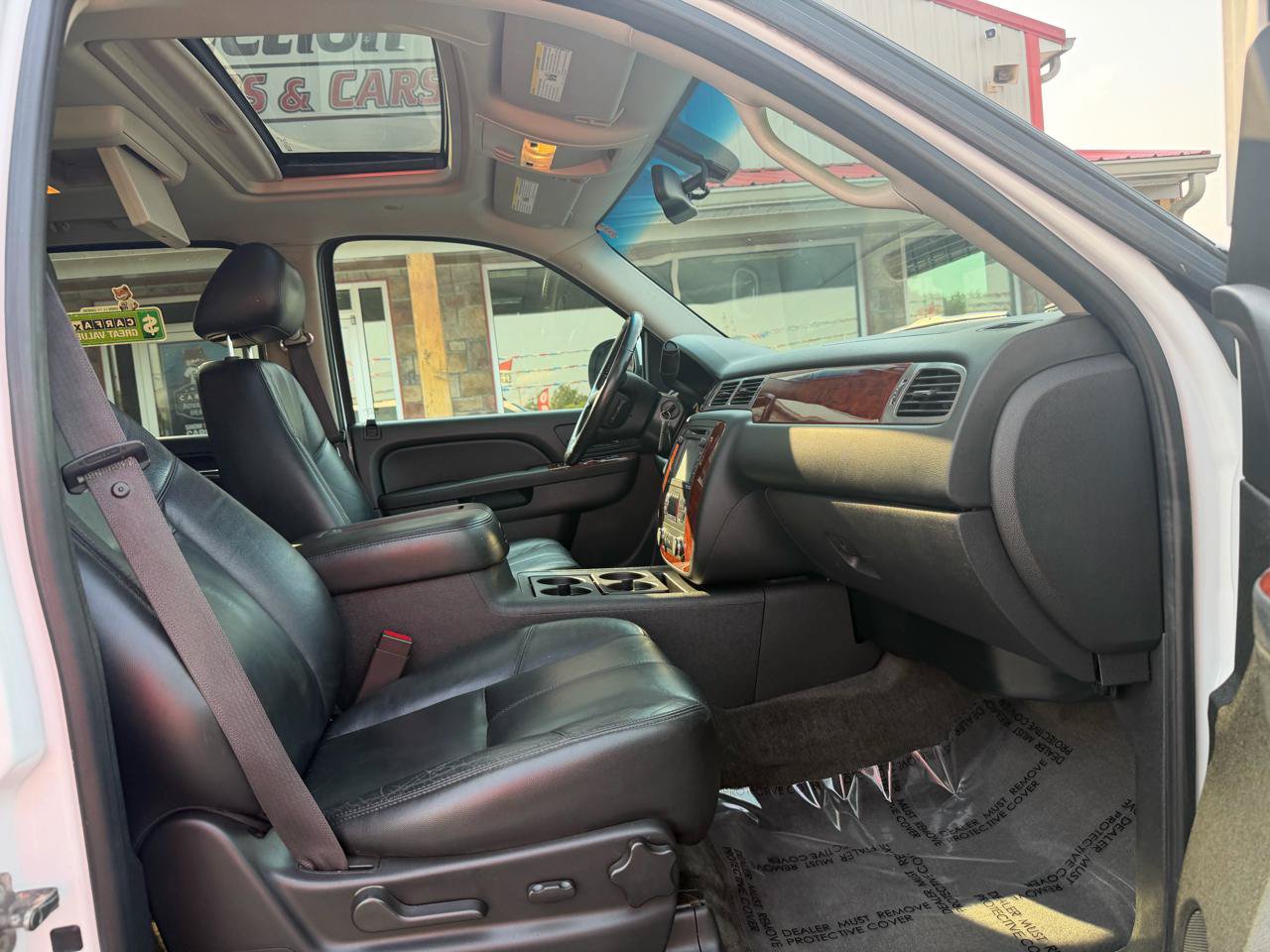 Used 2012 Chevrolet Suburban LT AWD/4WD image 28