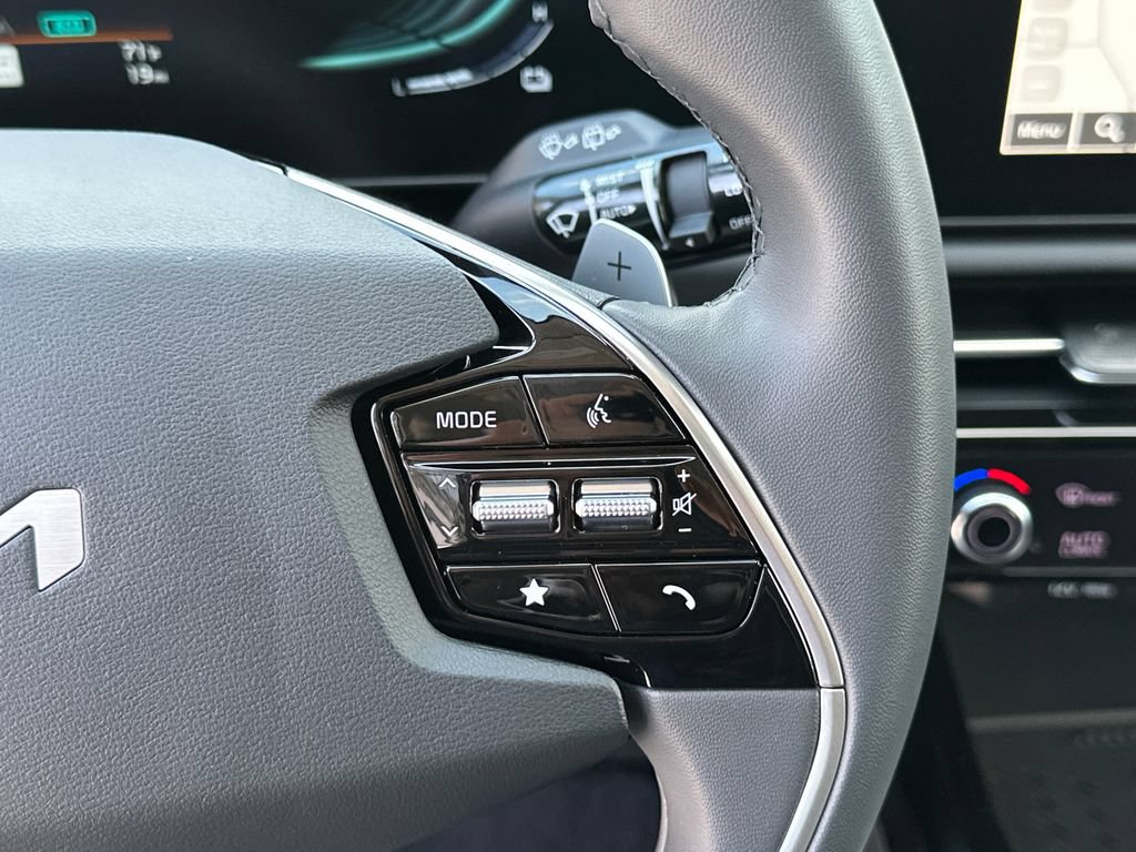 New 2026 Kia Niro EX FWD image 22