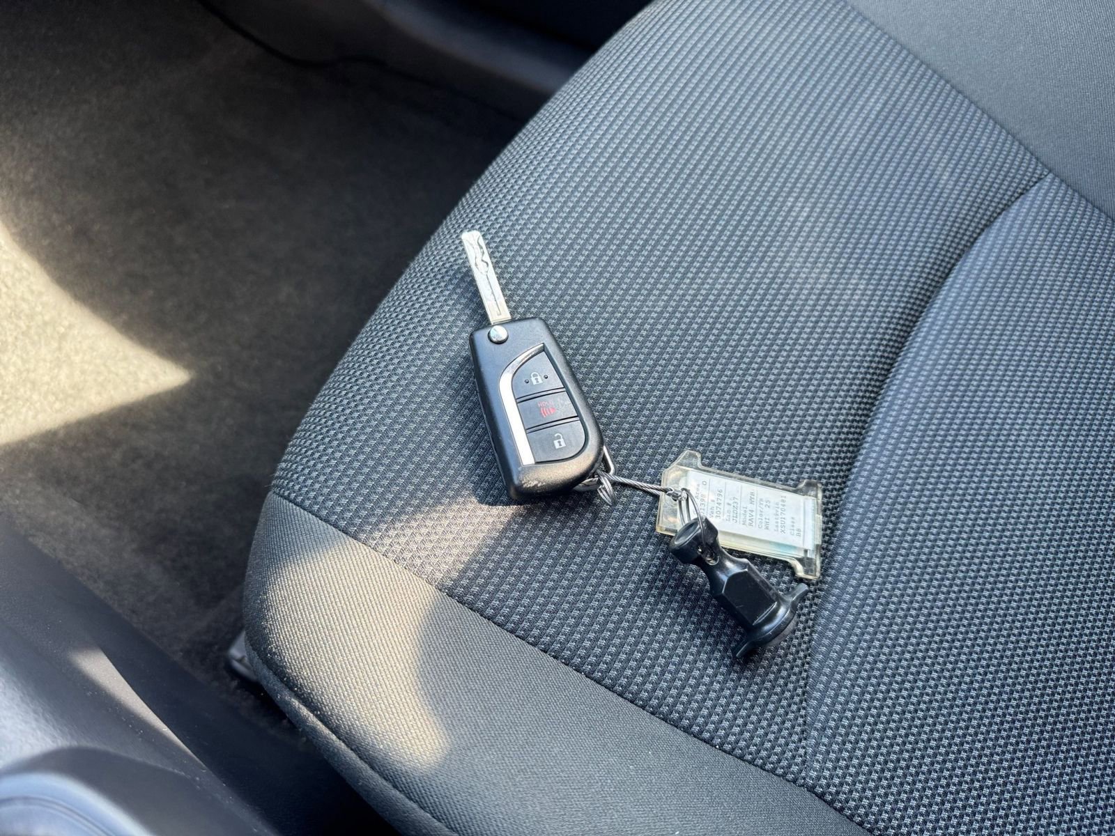 Used 2025 Toyota RAV4 LE image 22