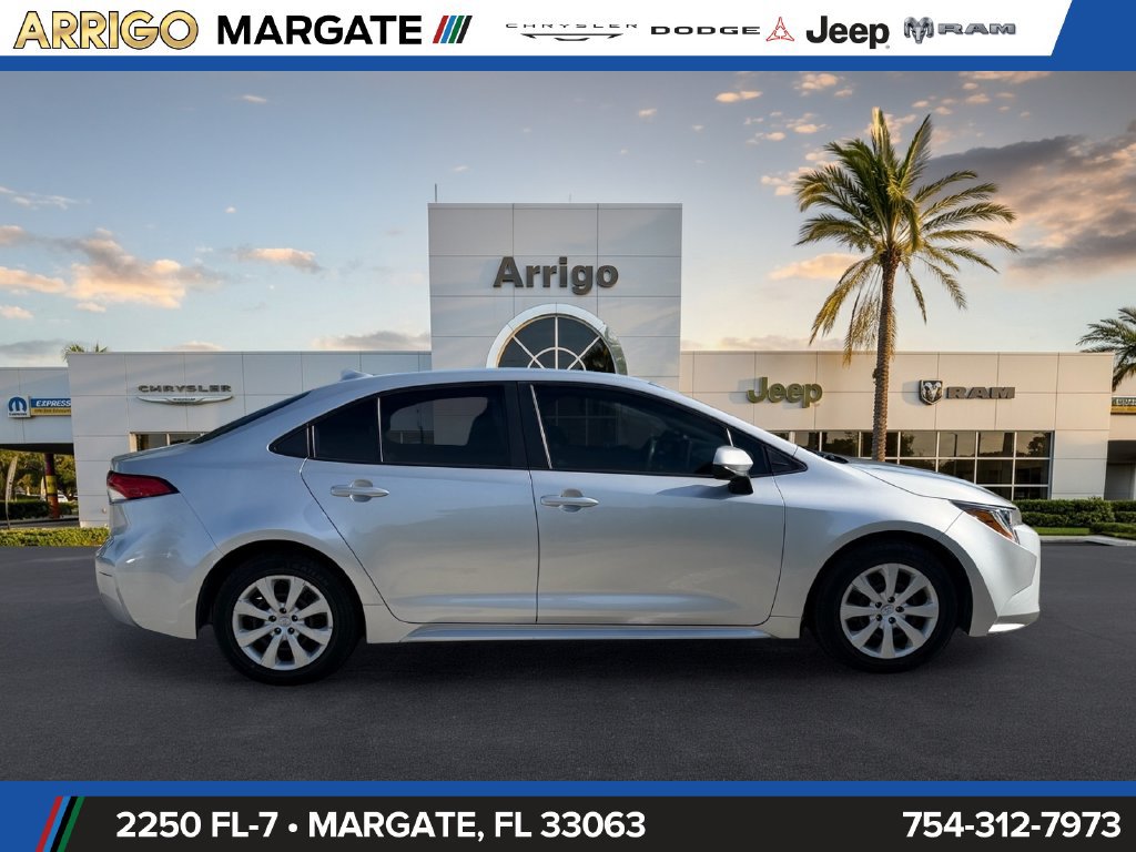 Used 2021 Toyota Corolla LE FWD image 8