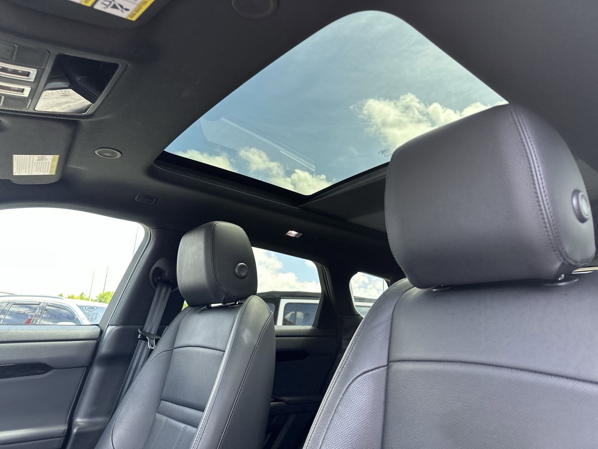 Used 2025 Land Rover Range Rover Evoque S AWD/4WD image 16