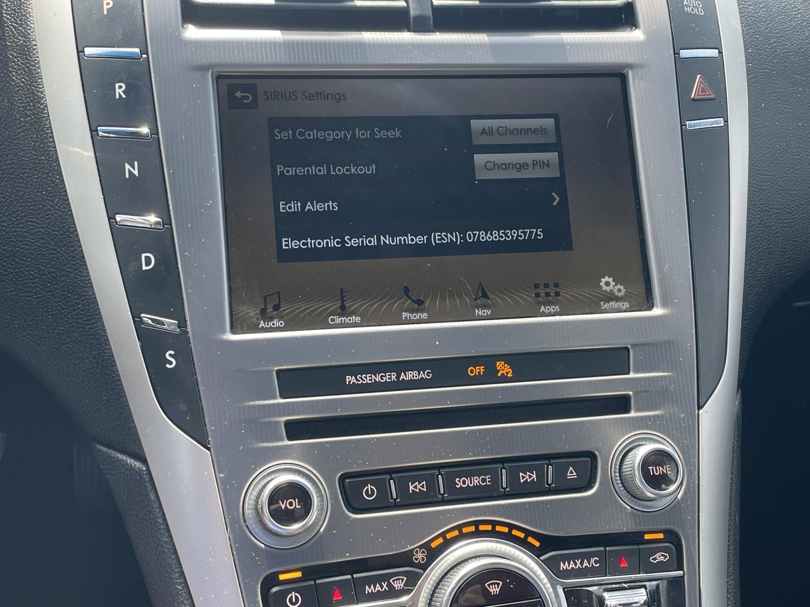 Used 2018 Lincoln MKZ Select w/ Select Plus Package FWD image 8