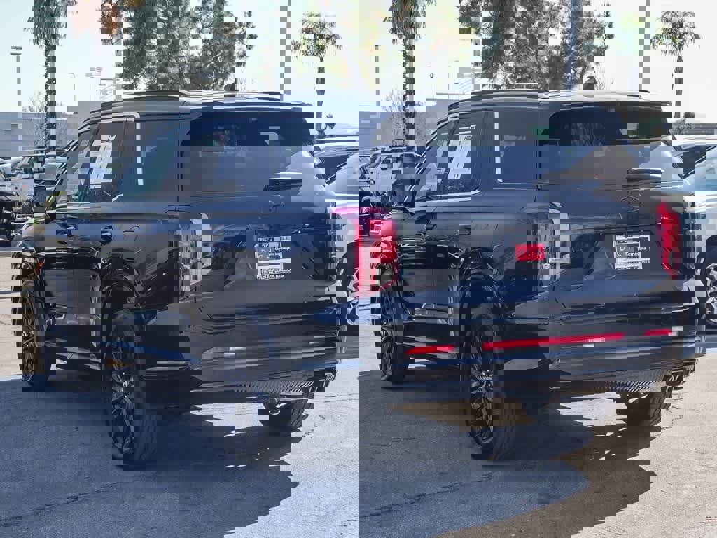 Used 2024 Hyundai Palisade Calligraphy image 4