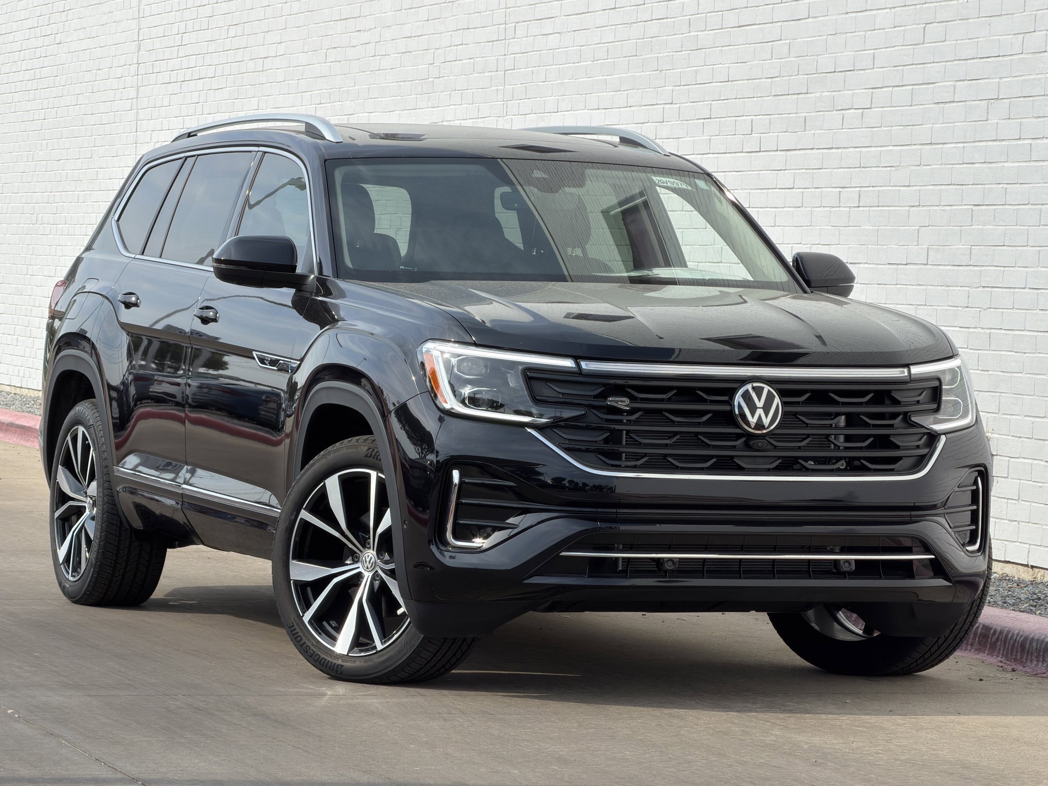 Certified 2026 Volkswagen Atlas SEL AWD/4WD image 2