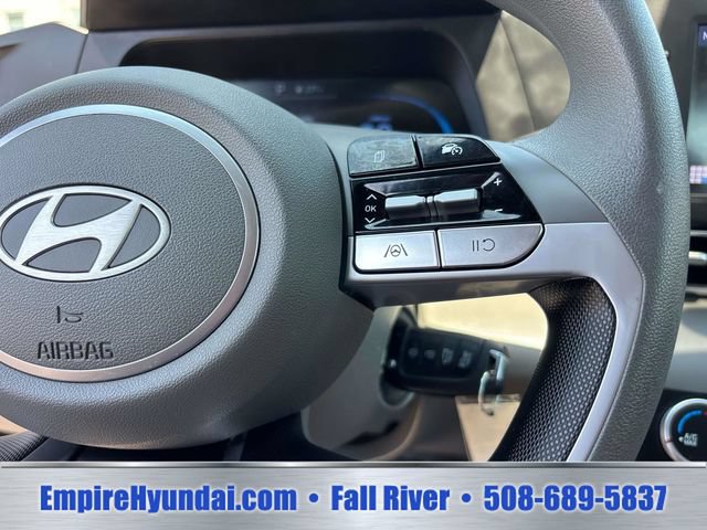 Used 2024 Hyundai Elantra SE FWD image 19