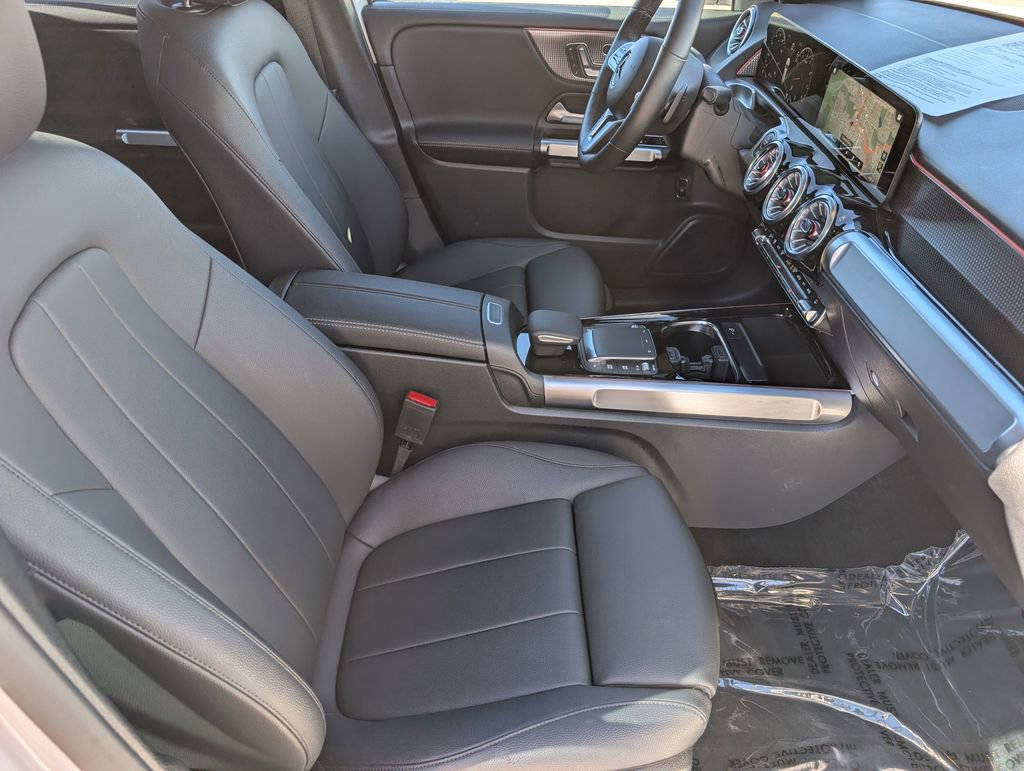 Used 2023 Mercedes-Benz GLB 250 4MATIC image 12