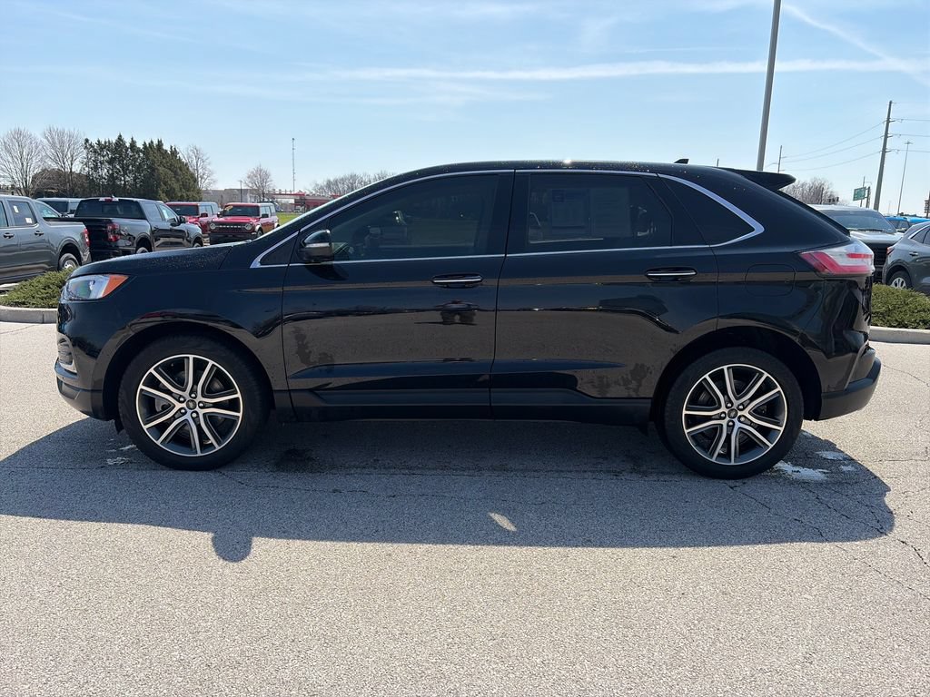 Used 2023 Ford Edge Titanium w/ Class II Trailer Tow Package AWD/4WD image 4