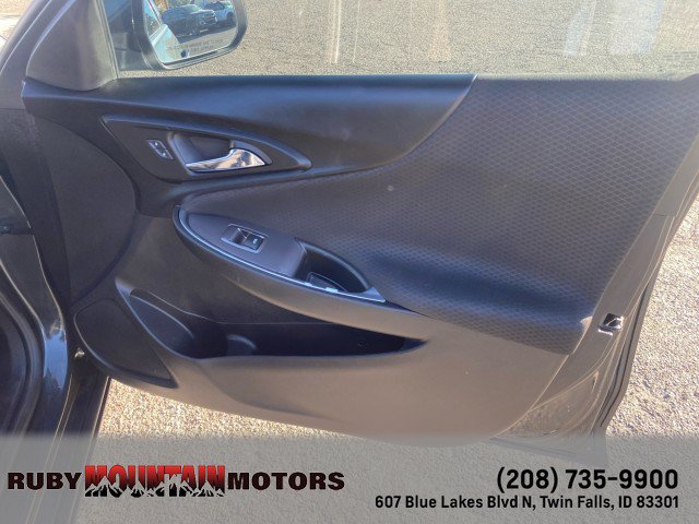 Used 2018 Chevrolet Malibu LT FWD image 30