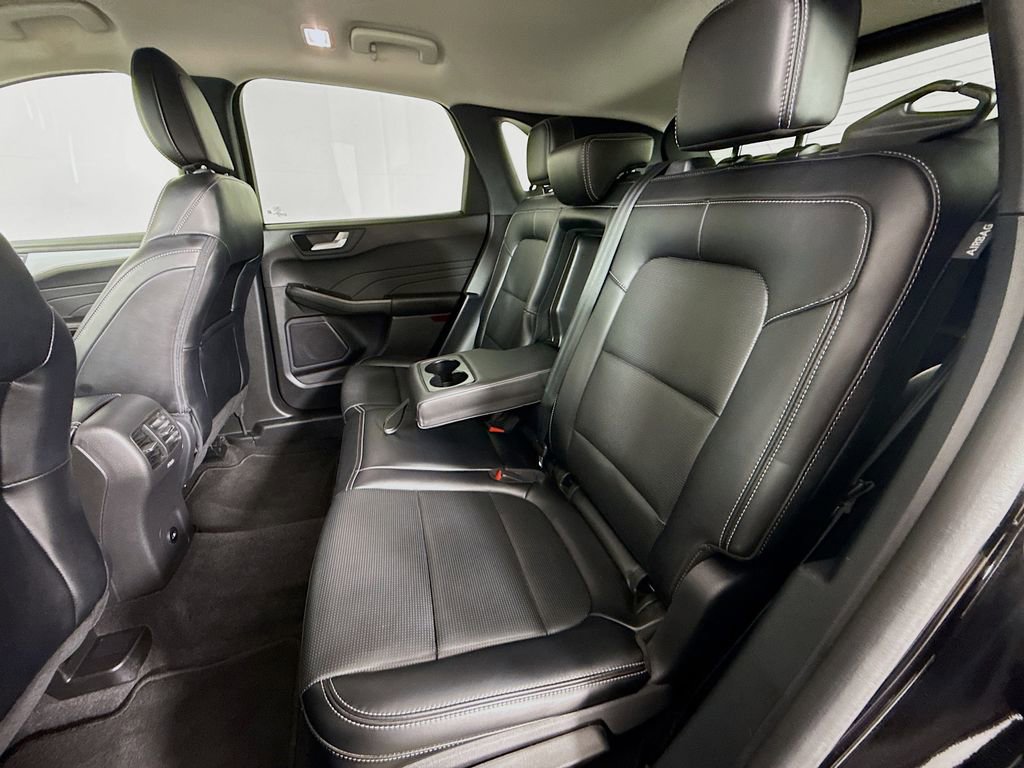 Used 2025 Ford Escape Platinum AWD/4WD image 27