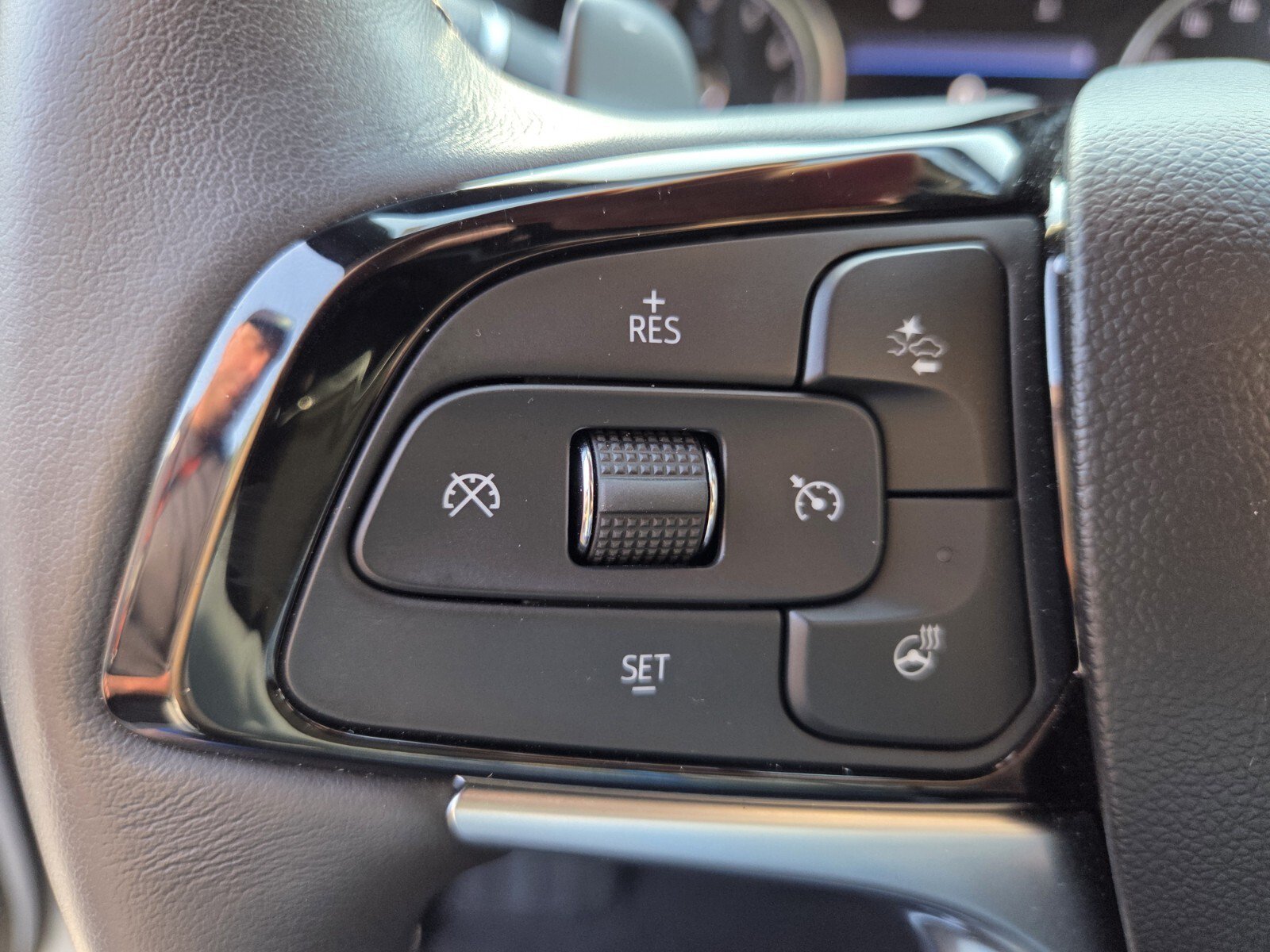 Certified 2023 Buick Enclave Essence w/ Experience Buick Package FWD image 34