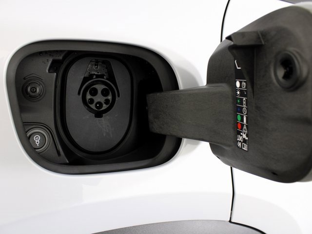 Used 2024 Porsche Macan 4 Electric image 18