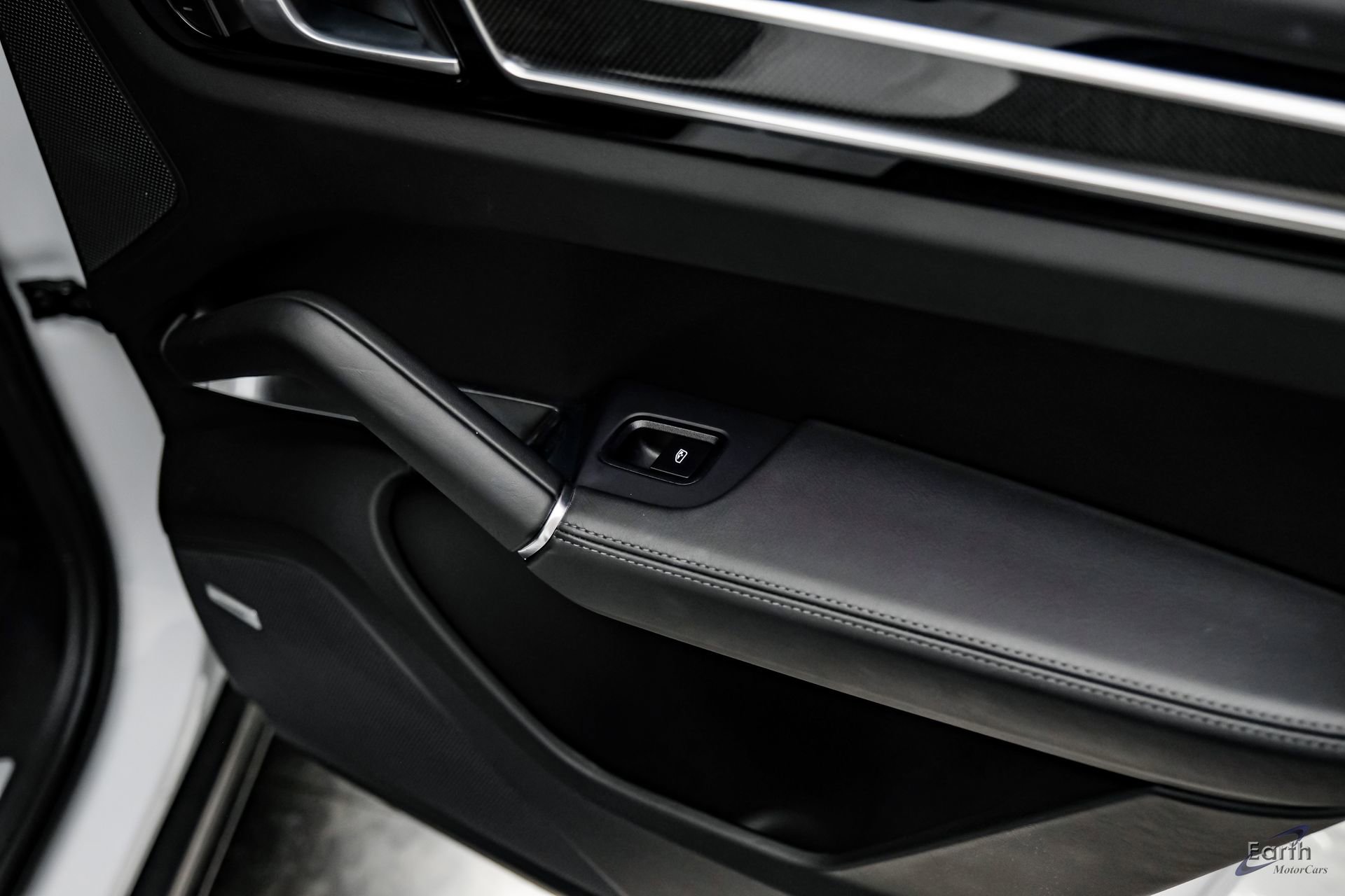 Used 2022 Porsche Cayenne Turbo image 98