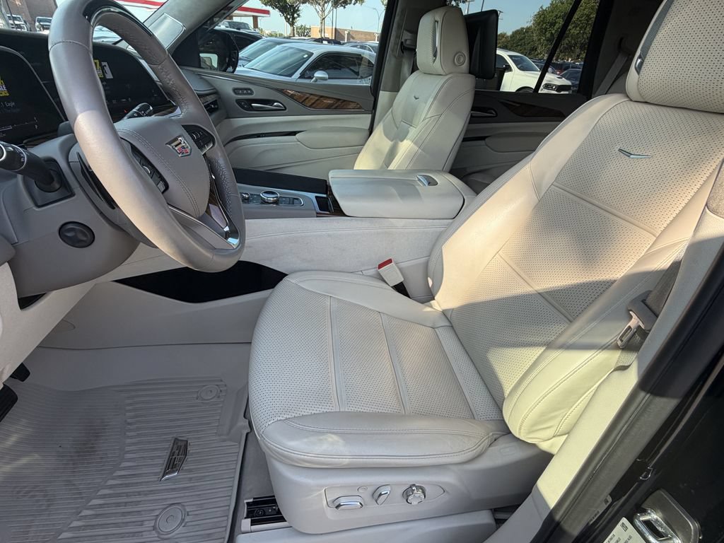 Used 2023 Cadillac Escalade Premium Luxury Platinum RWD image 24