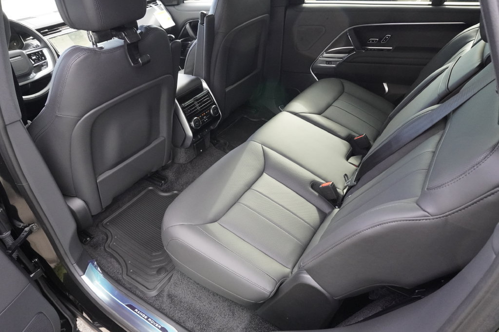 New 2027 Land Rover Range Rover Long Wheelbase SE AWD/4WD image 29