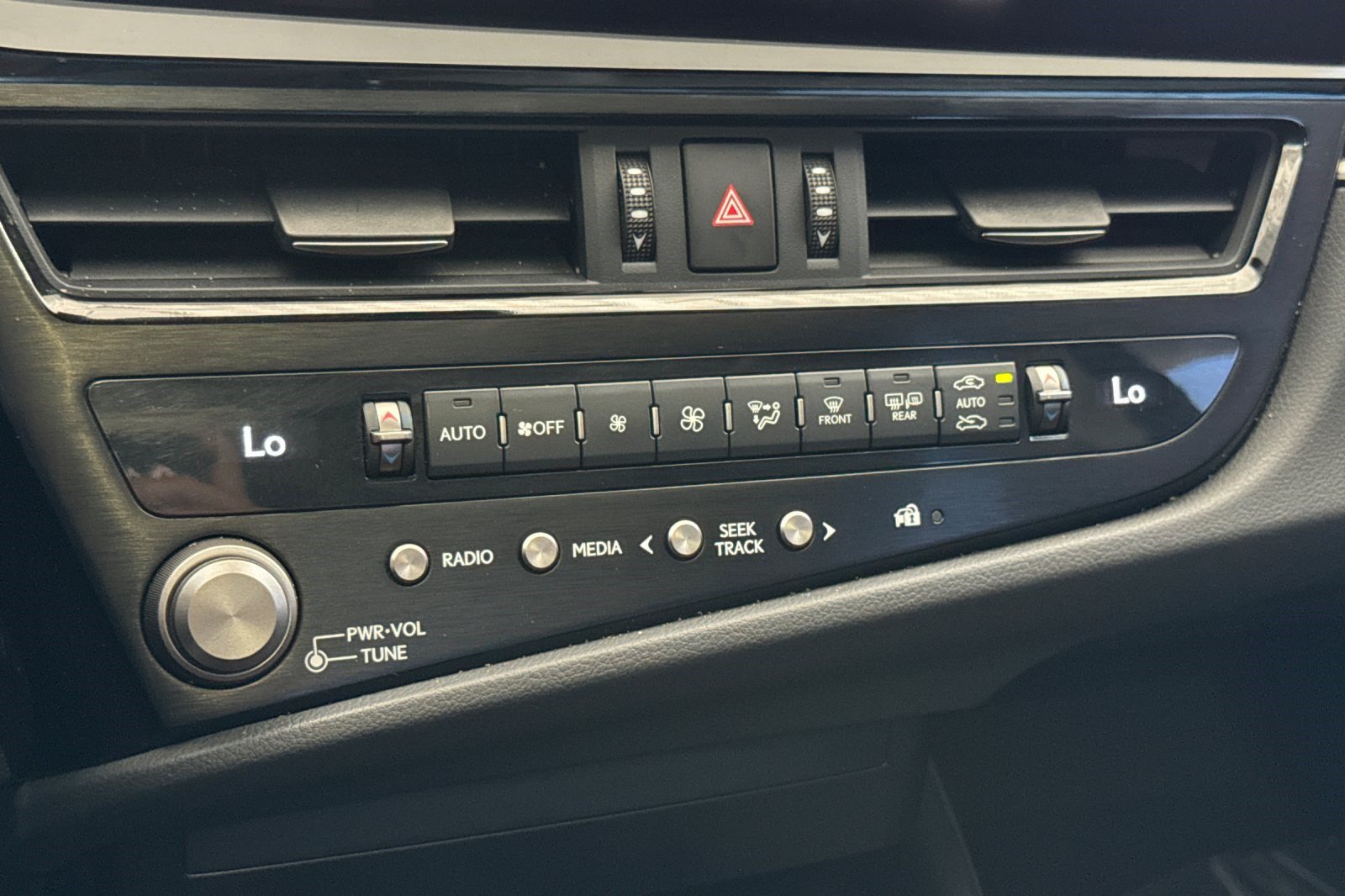 Used 2024 Lexus ES 350 w/ Accessory Package (Z1) FWD image 25