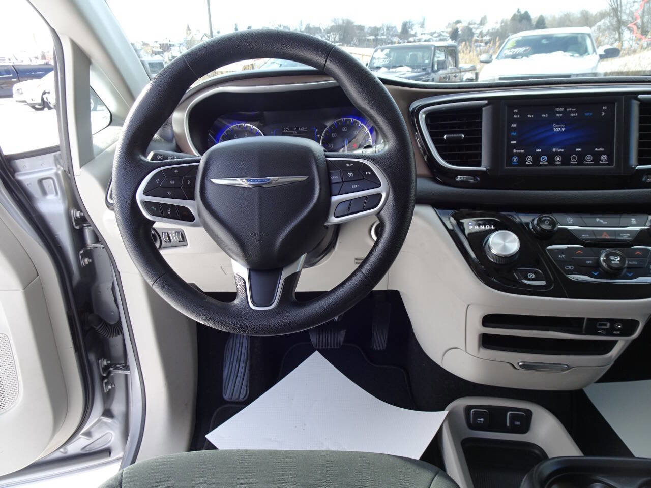 Used 2019 Chrysler Pacifica Touring Plus w/ Tire & Wheel Group image 19