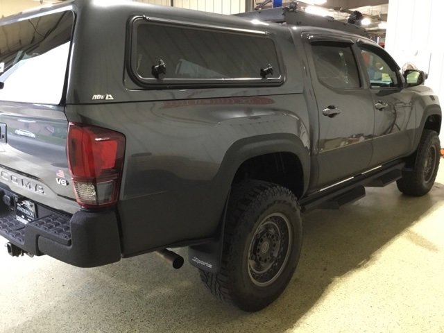 Used 2022 Toyota Tacoma SR image 4
