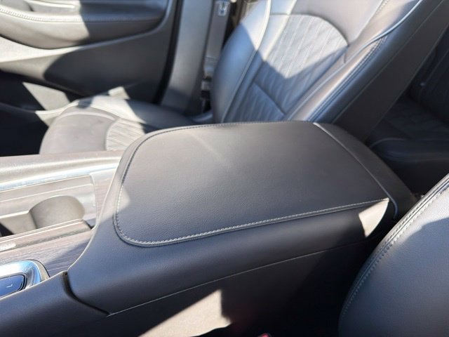 Used 2022 Buick Enclave Avenir w/ Avenir Technology Package FWD image 34