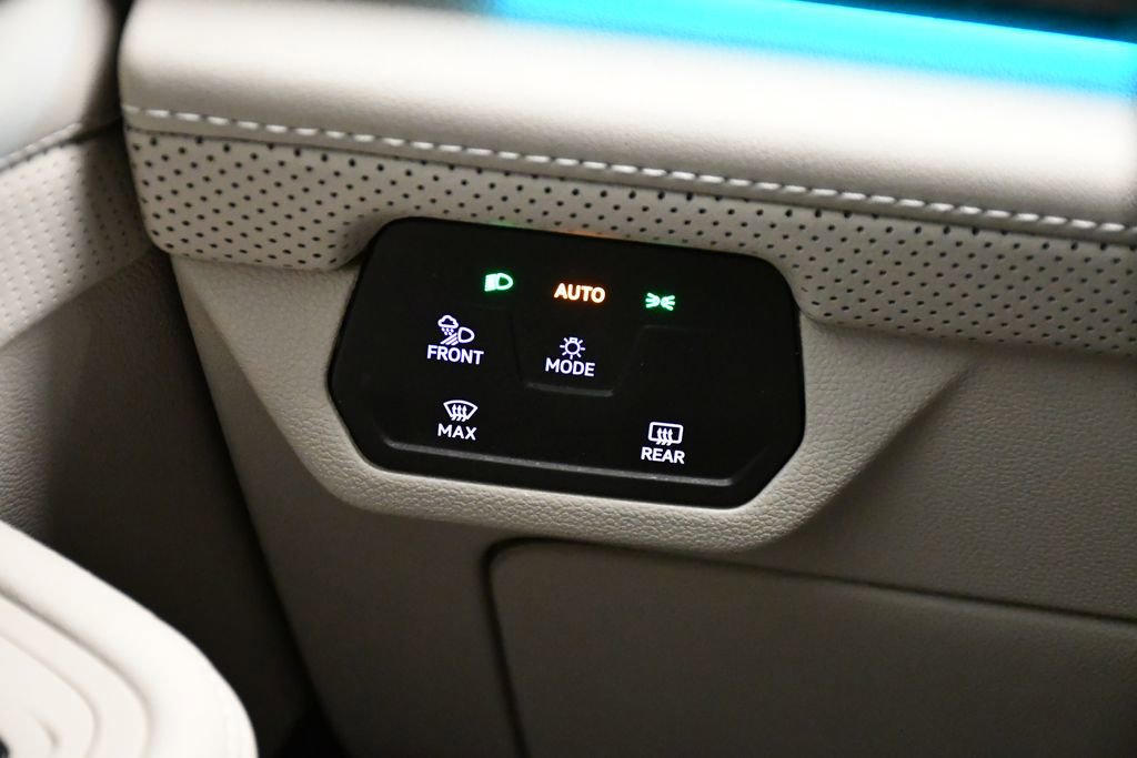 Used 2024 Volkswagen Atlas SEL Premium R-Line image 21