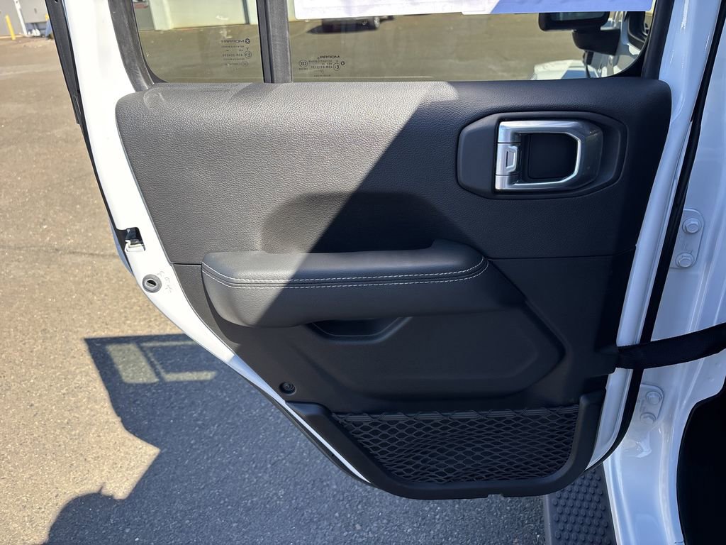 Used 2023 Jeep Wrangler Unlimited Sahara w/ Cold Weather Group image 13