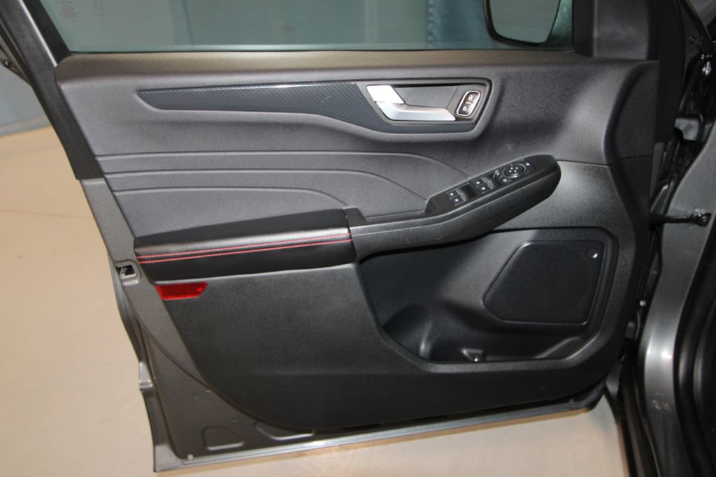Used 2025 Ford Escape ST-Line Select w/ Tech Pack #1 AWD/4WD image 5