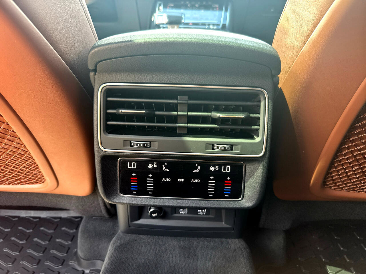 Used 2020 Audi Q7 3.0T Prestige w/ Prestige Package image 14