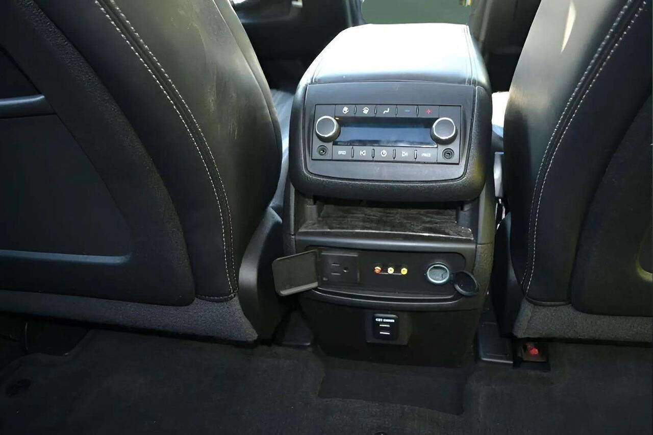 Used 2014 Buick Enclave Premium w/ Trailering Provision Package image 26