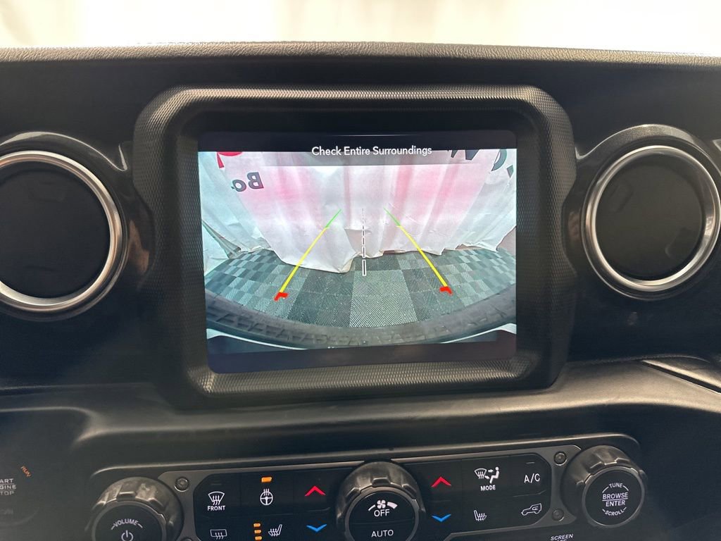 Used 2020 Jeep Wrangler Unlimited Sahara image 25