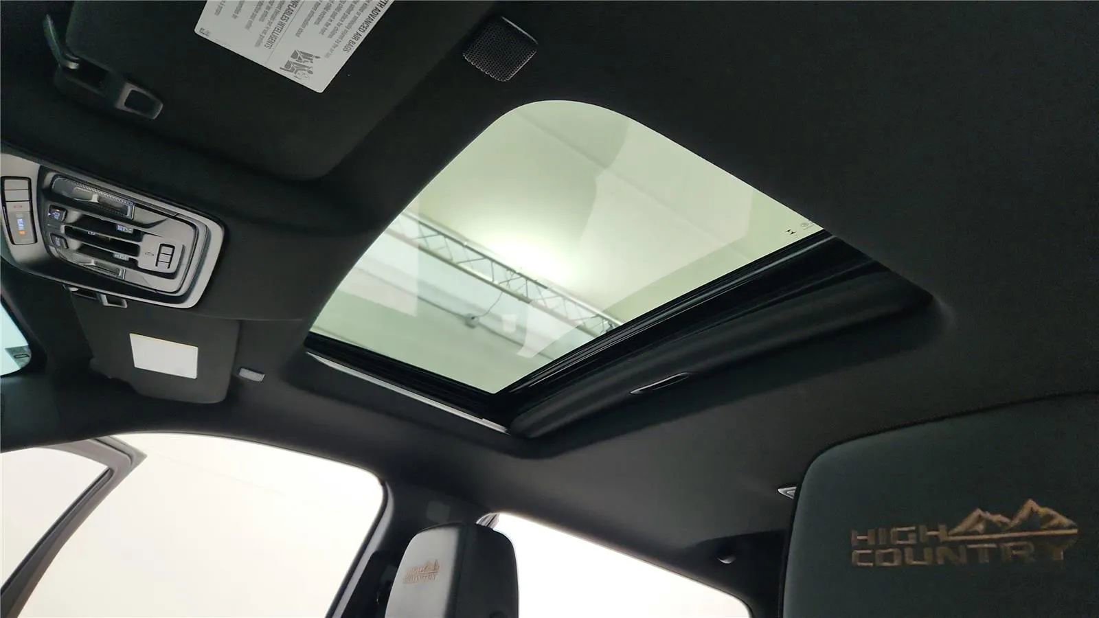 Used 2025 Chevrolet Silverado 1500 High Country w/ Midnight Edition image 32