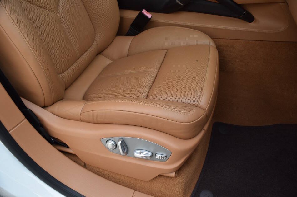 Used 2013 Porsche Cayenne Diesel AWD/4WD image 52