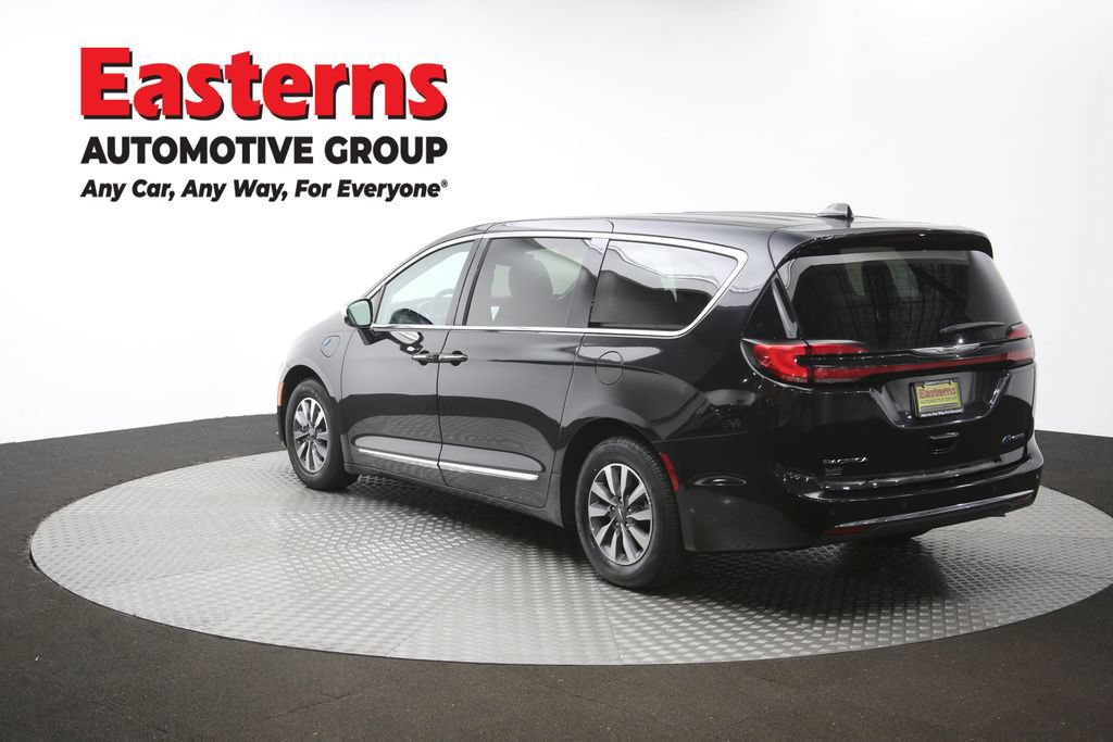 Used 2023 Chrysler Pacifica Limited FWD image 68