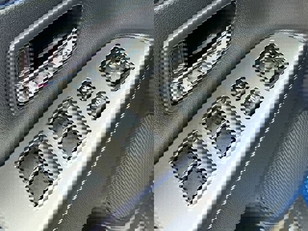 Used 2025 Mitsubishi Outlander Sport ES image 14