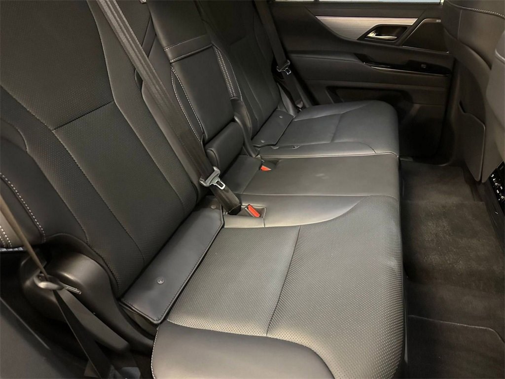 Used 2025 Lexus LX 700h F Sport image 34