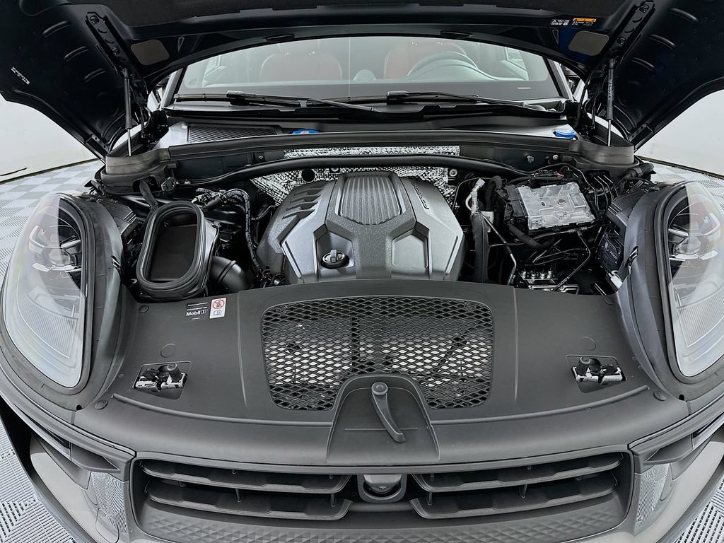 New 2026 Porsche Macan Turbo AWD/4WD image 32