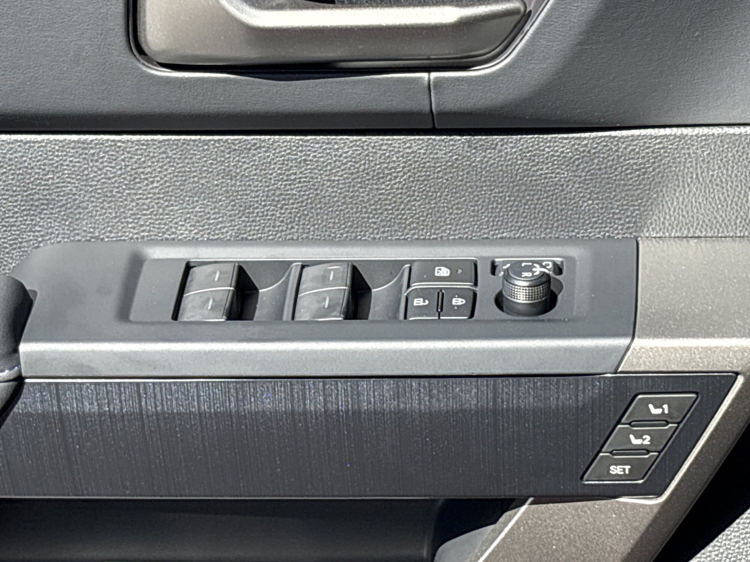 New 2026 Toyota Sequoia Platinum AWD/4WD image 18