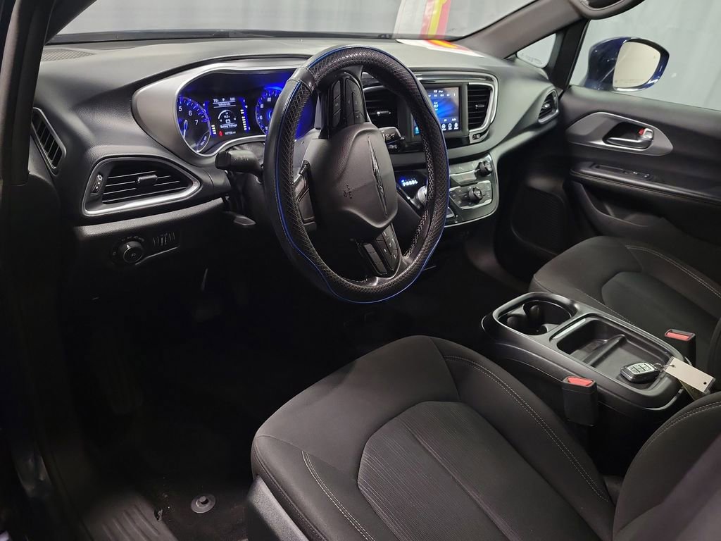 Used 2019 Chrysler Pacifica Touring Plus w/ S Appearance Package image 14
