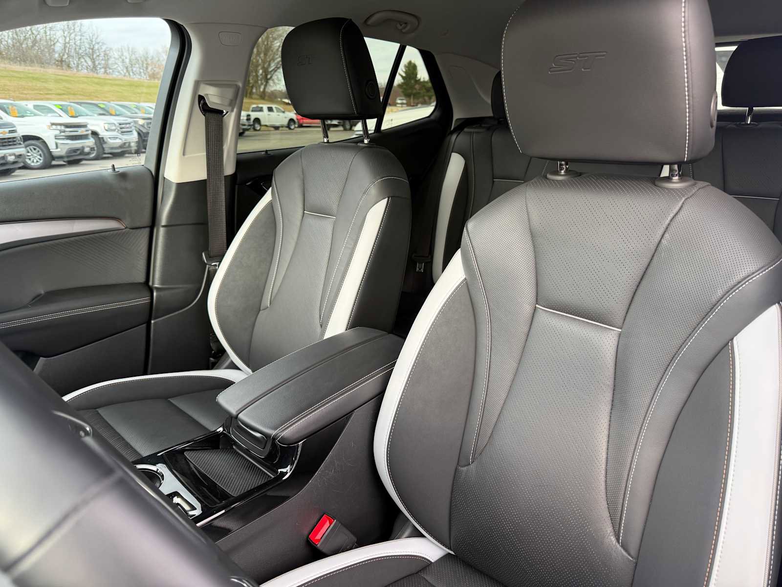 Used 2025 Buick Envision Sport Touring image 17