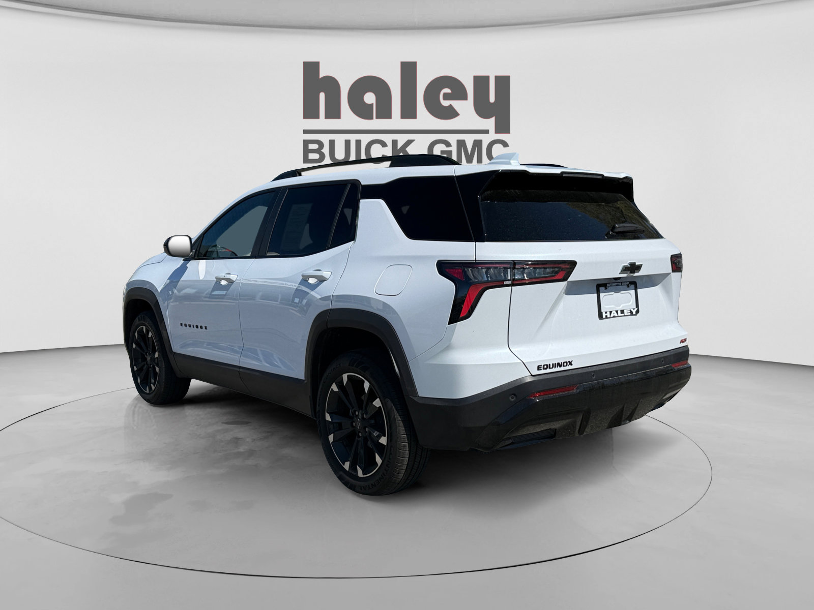 Used 2026 Chevrolet Equinox RS w/ Convenience Package III image 3