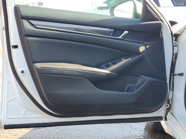 Used 2018 Honda Accord Sport image 9